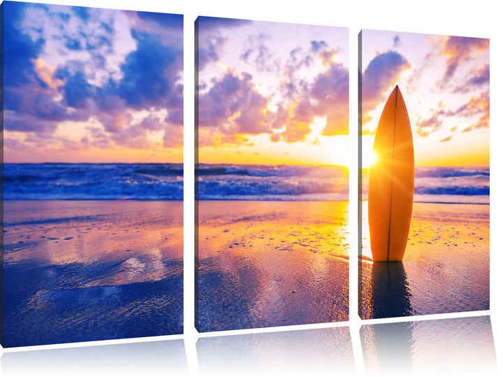 Pixxprint Surfbrett am Strand als Leinwandbild/Grösse: 3 Teilig (120x80 cm) cm/Wandbild/Kunstdruck/f
