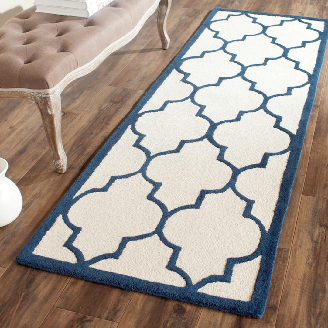 SAFAVIEH Spalier Teppich für Wohnzimmer, Esszimmer, Schlafzimmer - Cambridge Collection, Kurzer Flor