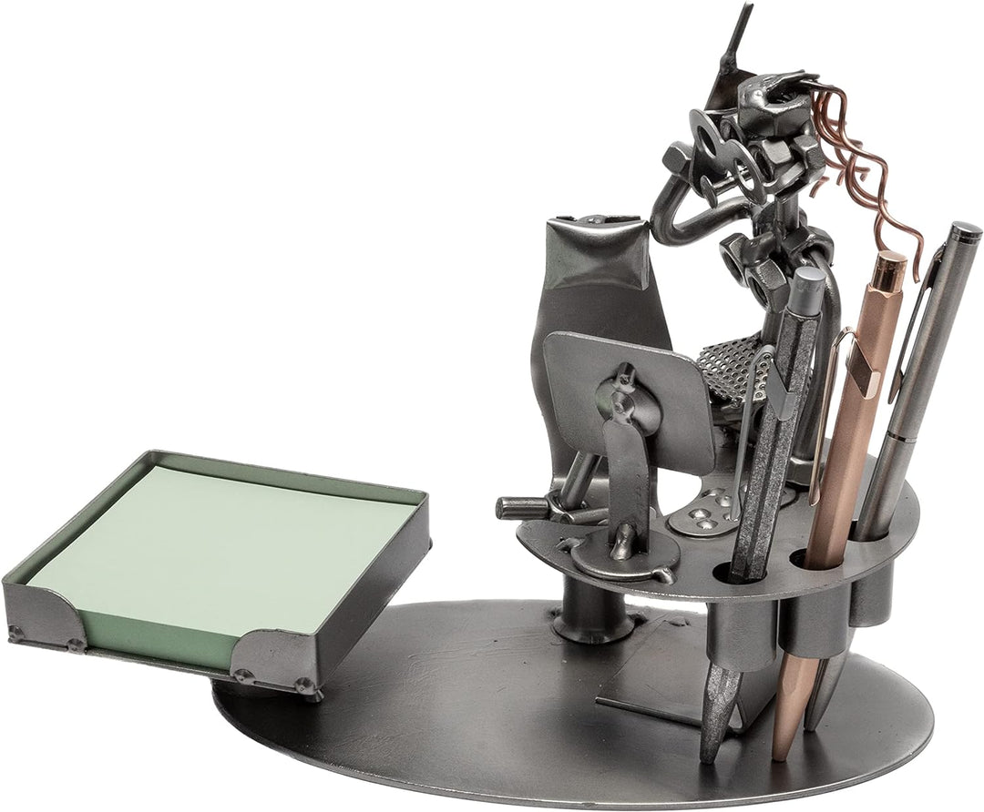 STEEMO Schraubenmännchen - Schrauben-Lady Büro Managerin Schreibtisch-Deko Geschenk 22x10x16 cm