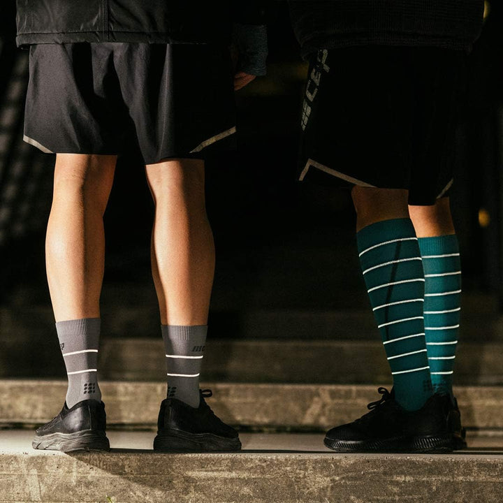 CEP – MID CUT REFLECTIVE + NEON für Damen | Laufsocken mit Kompression für mehr Leistung M REFLECTIV