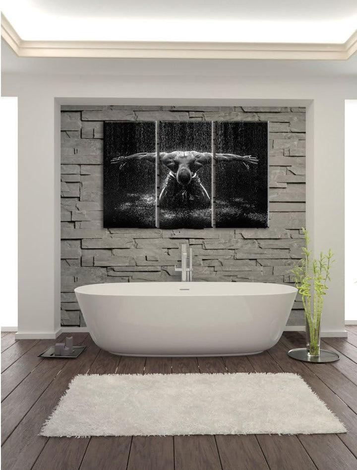 Pixxprint Bodybuilder im Regen als Leinwandbild/Grösse: 3 Teilig (120x80 cm) cm/Wandbild/Kunstdruck/
