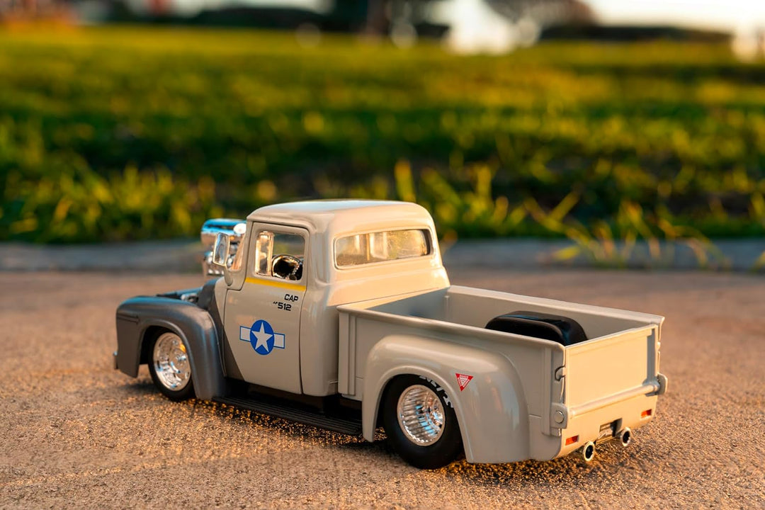 Jada Toys Street Fighter 1956 Ford Pickup 1:24