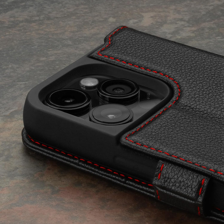 TORRO Hülle kompatibel mit iPhone 15 Pro – Premium Lederhülle mit Standfunktion und Kartenfächern -