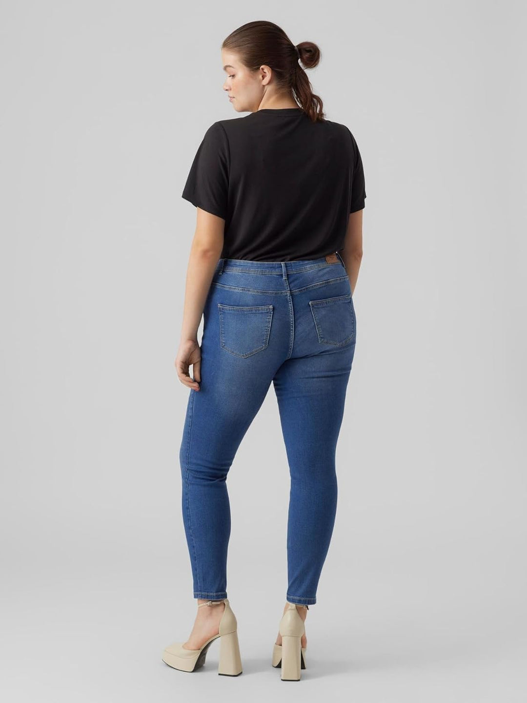 VERO MODA CURVE Damen Jeans 52W / 32L Medium Blue Denim, 52W / 32L Medium Blue Denim