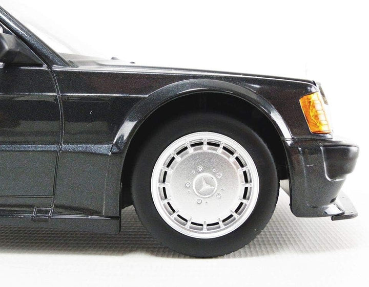 Minichamps 155036000 Miniaturmodell aus der Sammlung, Blau/Schwarz Metallic