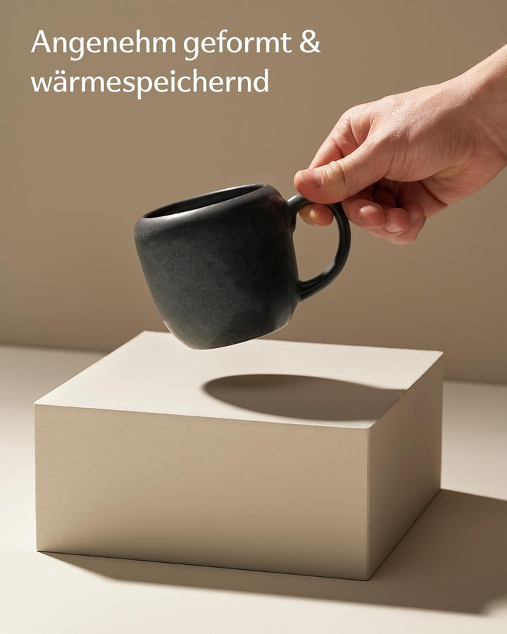 Cosumy 4er Kaffeetassen Set Schwarz – 350 ml Kaffeebecher – Dickwandiges Steingut Geschirr, das Lang