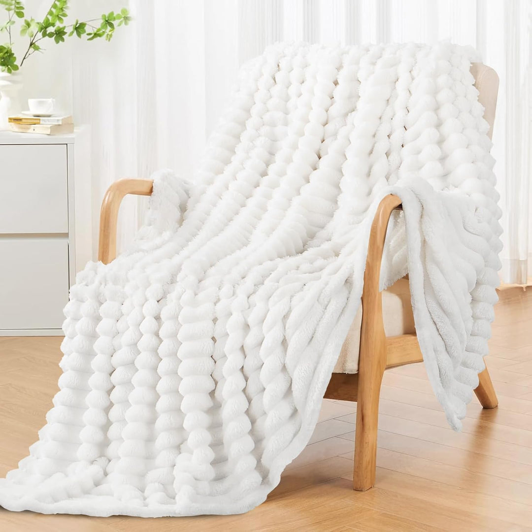 RUIKASI Kuscheldecke Flauschig Decke Weiss - 150x200cm Fleecedecke Sofadecke Couchdecke für Wohnzimm