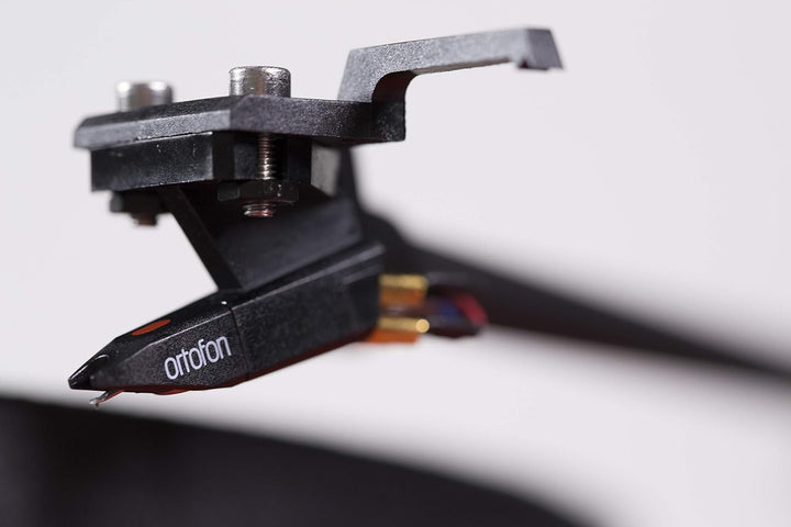Pro-Ject VT-E R BT, Vertikaler „Plug &amp; Play“ Plattenspieler mit Wireless Audio Streaming (Rot), Rot