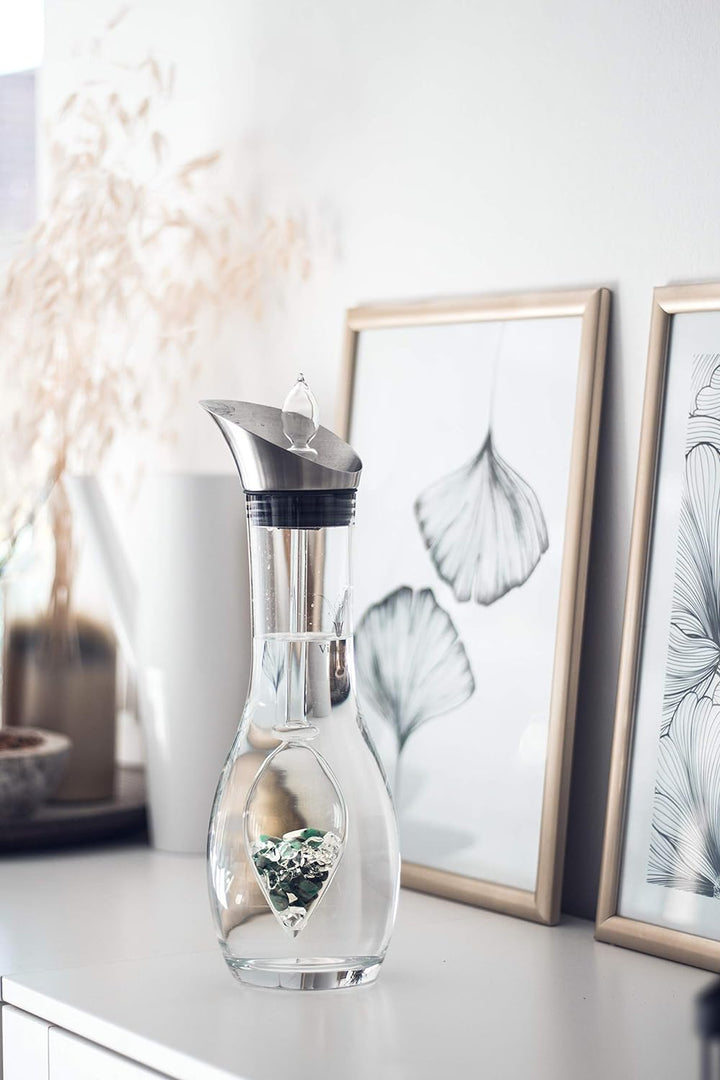 VitaJuwel Vitality Edelsteinwasserset für Zuhause (Karaffe Era &amp; Phiole) mit Smaragd &amp; Bergkristall
