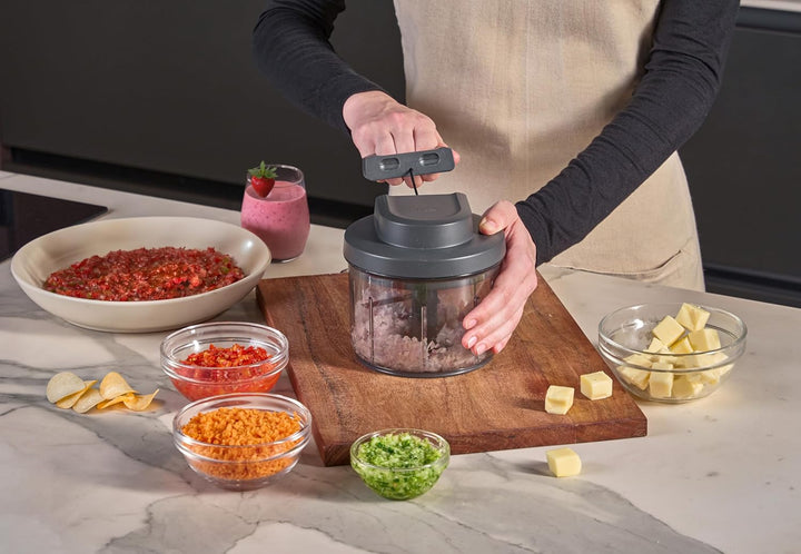 Zyliss Easy Pull Zwiebel­schneider Manuell, 800ml, Multizerkleinerer, Gemüse Zerkleinerer Manuell fü