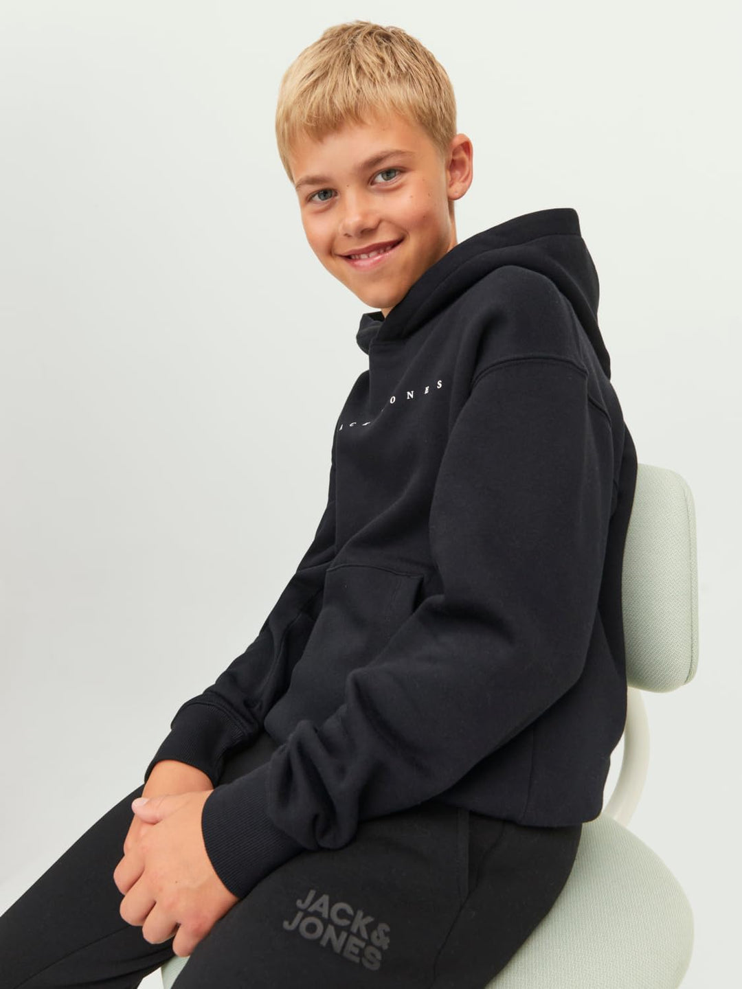 JACK &amp; JONES Jungen Jjestar Jj Sweat Hood Noos Jnr Kapuzenpullover, Black/Fit:loose
