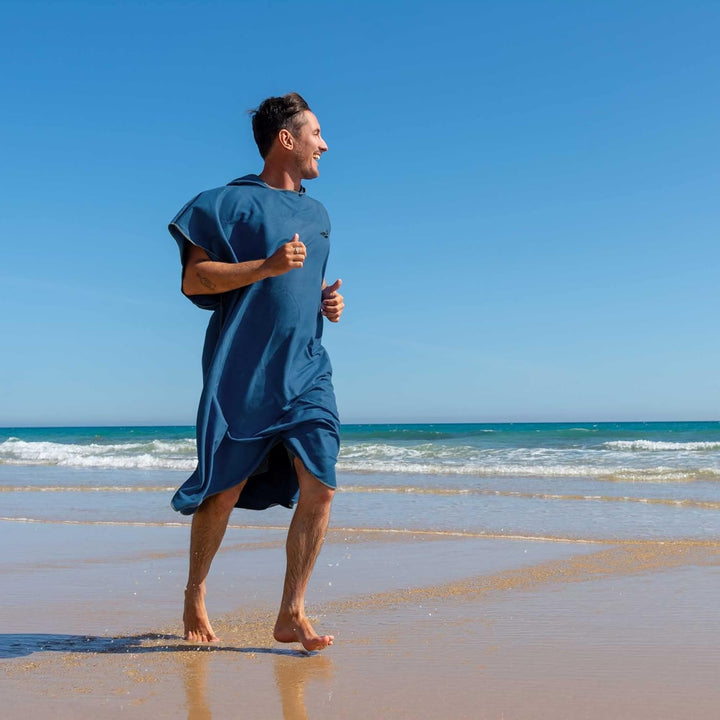 Fit-Flip Badeponcho aus Mikrofaser für Damen und Herren - schnelltrocknend, kompakt und Ultraleicht