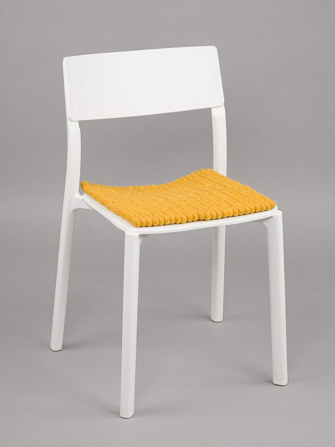 myfelt Filzkugel-Sitzauflage Stuhlauflage - Klara - quadratisch, 36x36 cm, Senfgelb, Senfgelb
