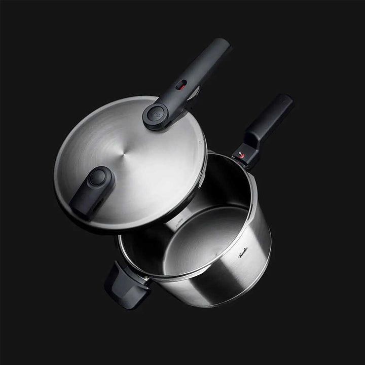 Fissler Vitaquick Premium/Schnellkochtopf (6 L, Ø 22 cm) m. Einsatz, Edelstahl-Dampfkochtopf, 2-Gars