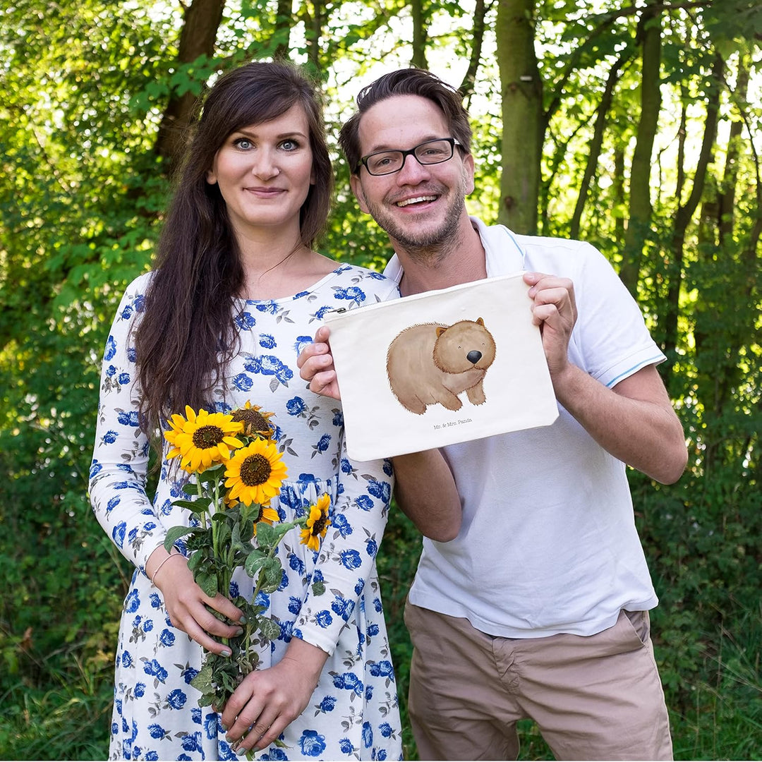 Mr. & Mrs. Panda Kulturbeutel Wombat Grösse M - Geschenk, Schlampermäppchen, Spruch, Motivation, Aus