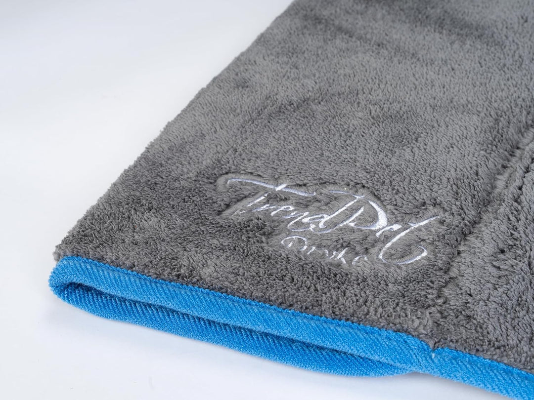 TrendPet Dryko Hundehandtuch Badetuch mit Armeinschüben super saugfähig 90x50cm