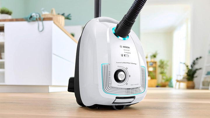 Bosch Serie 4 Staubsauger mit Beutel Weiss BGB38HYG1