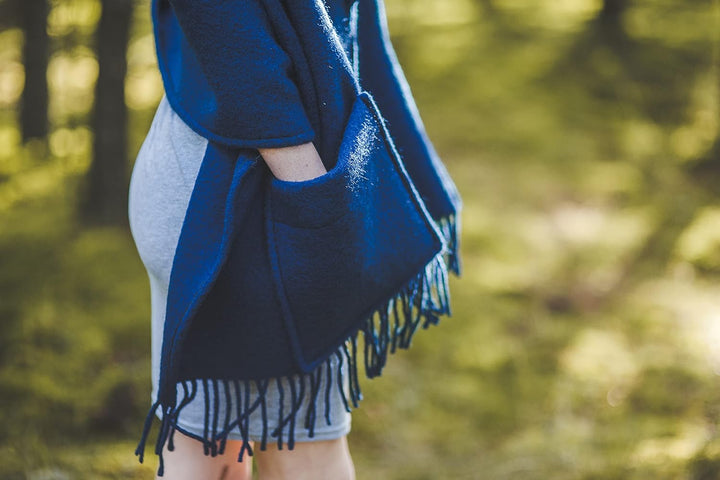 Damen Schal Schultertuch aus 100% Wolle mit Taschen - Poncho Stola 65x180cm + Fransen Tuch &amp; Umschla