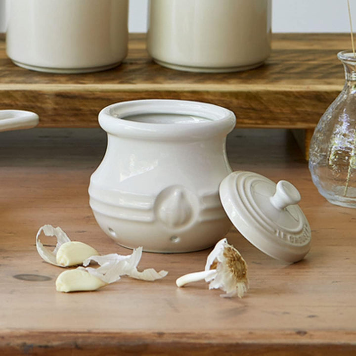 Le Creuset Steinzeug Knoblauchbehälter mit Deckel, Steinzeug, Meringue, 70832307160000, Knoblauch
