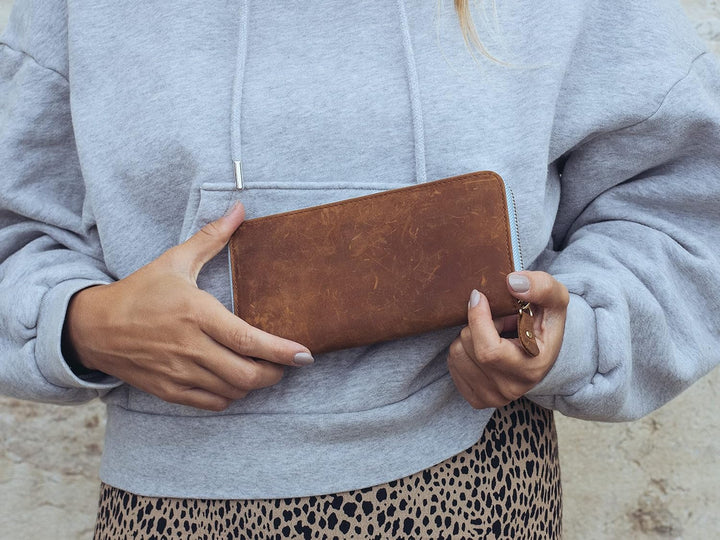 skaard Grosse Damen Geldbörse aus echtem Leder, Braun/Hellblau mit RFID-Schutz, Braun