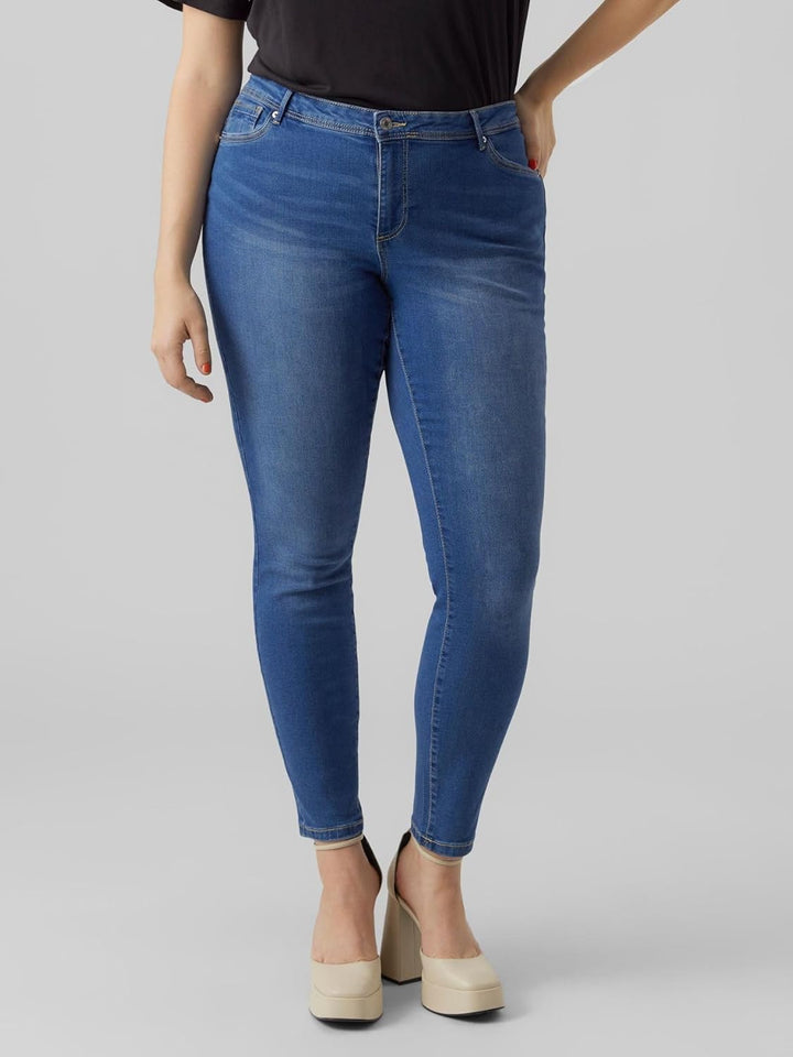 VERO MODA CURVE Damen Jeans 52W / 32L Medium Blue Denim, 52W / 32L Medium Blue Denim
