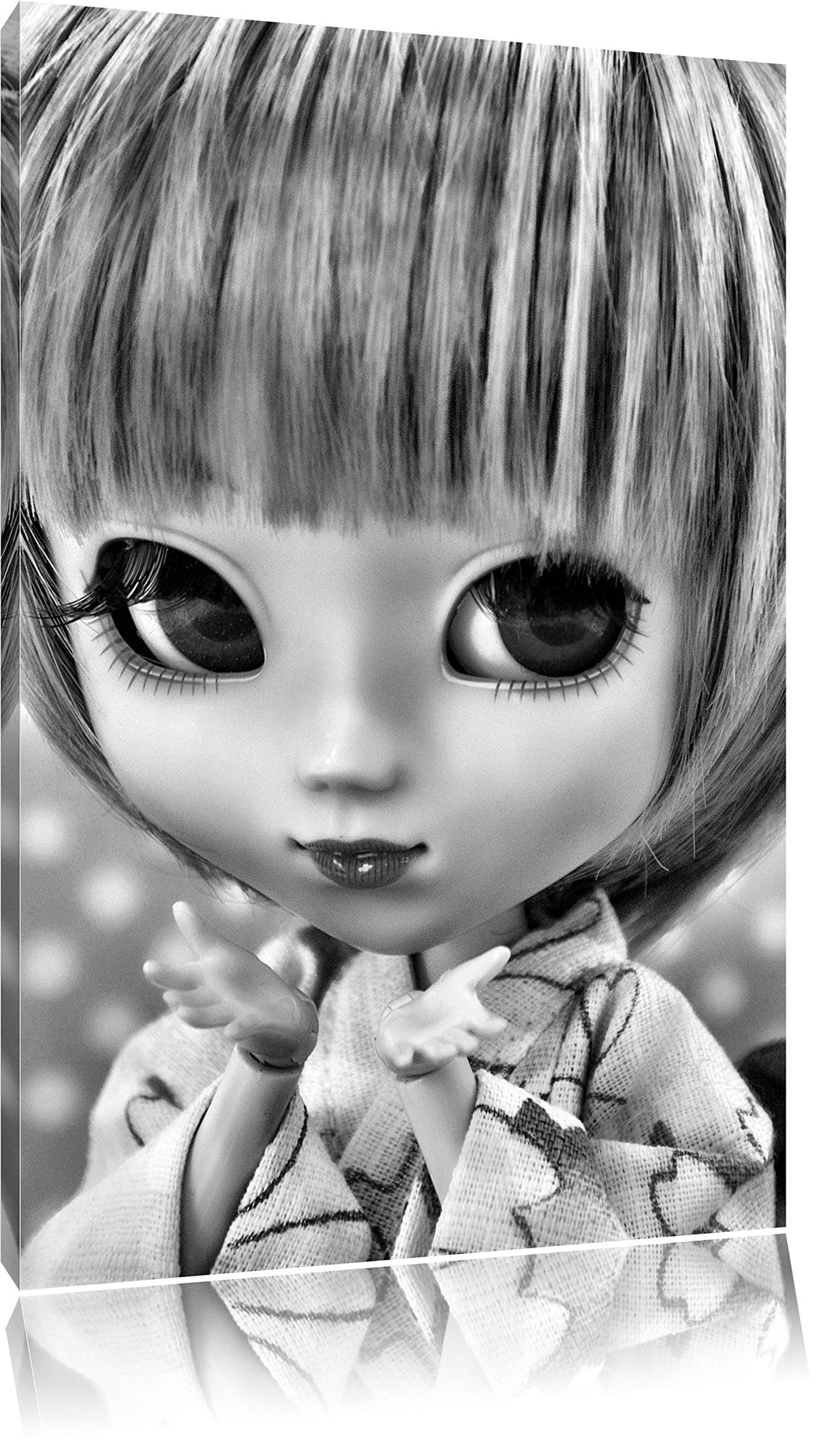 Pixxprint Monocrome, kleine Puppe im traditionellen Kimono, Format: 100x70 auf Leinwand, 100x70