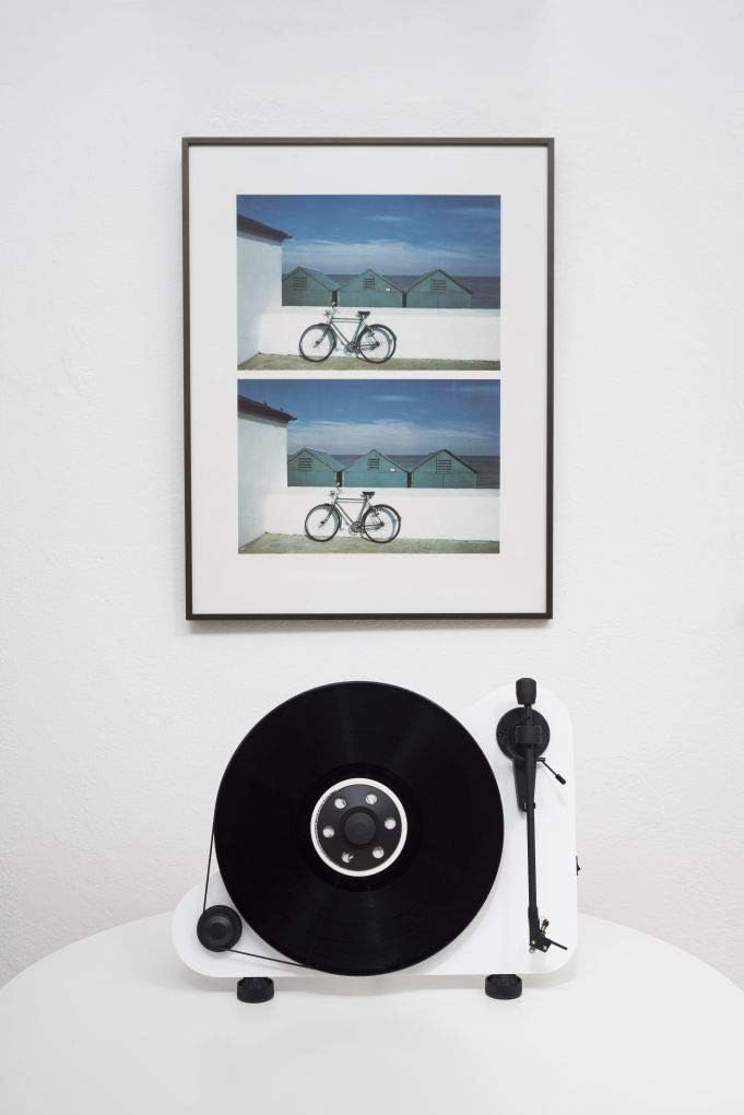 Pro-Ject VT-E R BT, Vertikaler „Plug &amp; Play“ Plattenspieler mit Wireless Audio Streaming (Rot), Rot