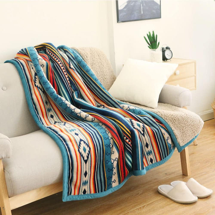 Hggzeg Korallen-Fleece-Überwurfdecke, flauschig, weiche Couchdecke, warme Bettdecke, buntes Streifen