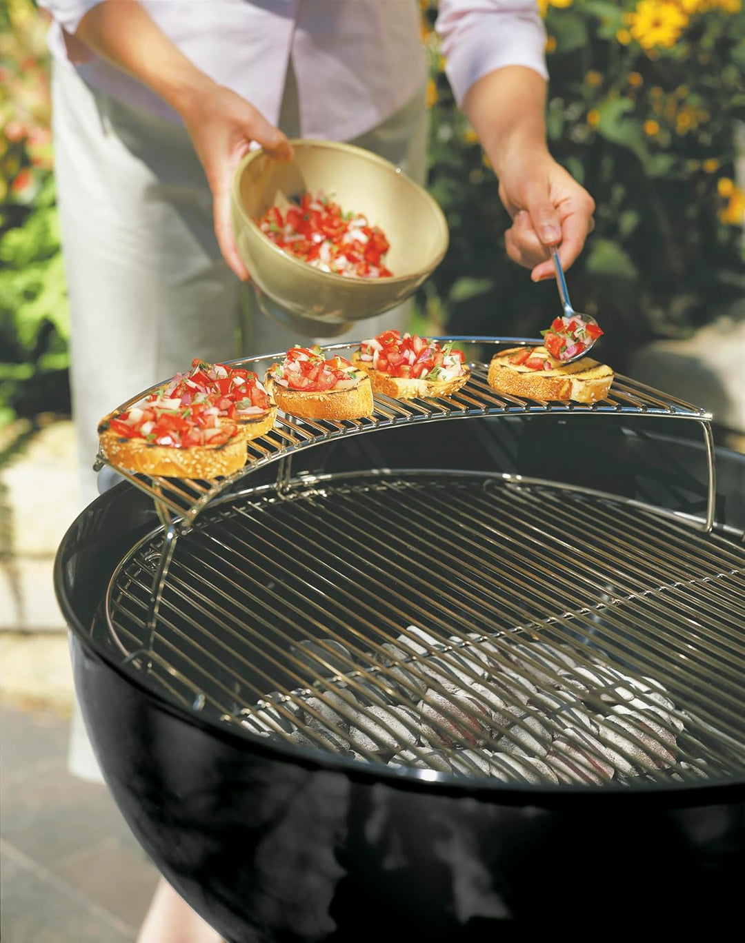 Weber 8417 Warmhalterost, für Holzkohlegrills mit 57 cm, Schwarz Single, Single