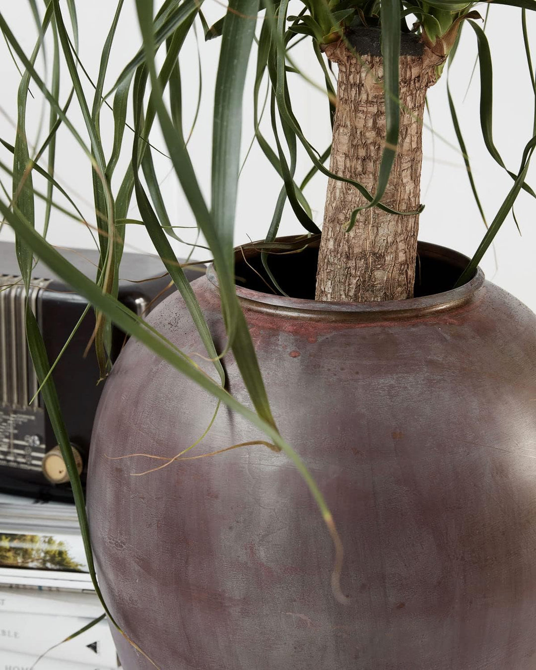 House Doctor 205340780 Vase, Eisen, Glas, Rot/Violett Dm: 33 cm. h.: 40 cm Rot/Violett, Dm: 33 cm. h