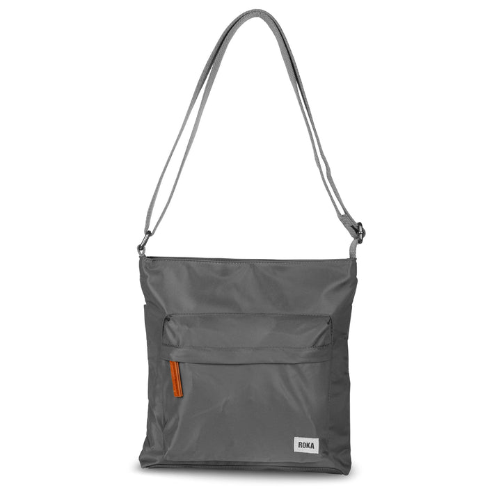 Roka London Kennington Sustainable Crossbody, graphit