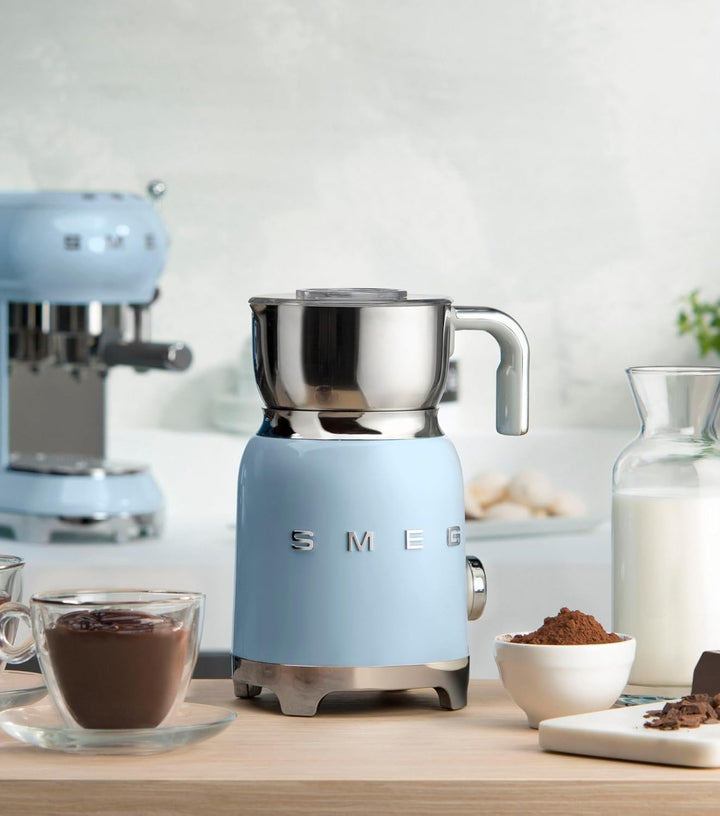 SMEG, Milchaufschäumer MFF11PKEU, mit Induktionssystem, 6 voreingestellte Programme, hochwertiges De
