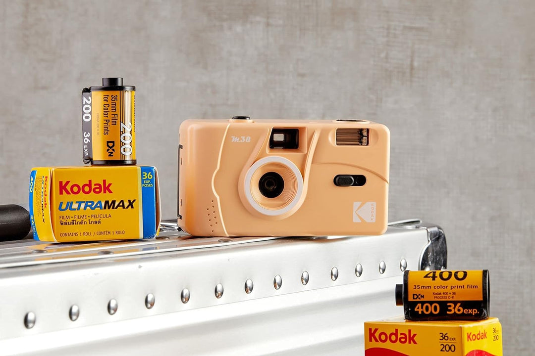 KODAK DA00257 - KODAK M38-35mm wiederaufladbare Kamera, hochwertiges Objektiv, eingebauter Blitz, AA