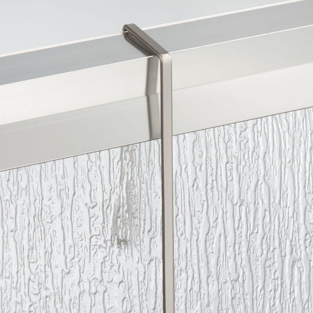 mDesign Duschkorb zum Hängen über die Duschtür – einfache Installation der Duschablage ohne Bohren –