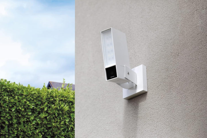 Netatmo Smarte Überwachungskamera für den Aussenbereich mit 105 dB Sirene, WLAN, integrierter Beleuc