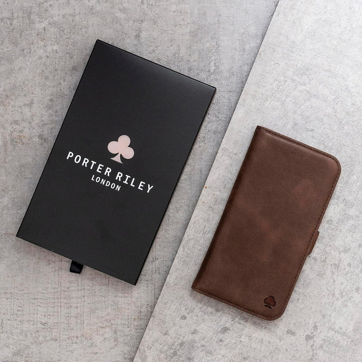Porter Riley - Lederhülle für iPhone 13 Mini (5.4"). Premium Echtleder Standhülle/Ledertasche/Brieft