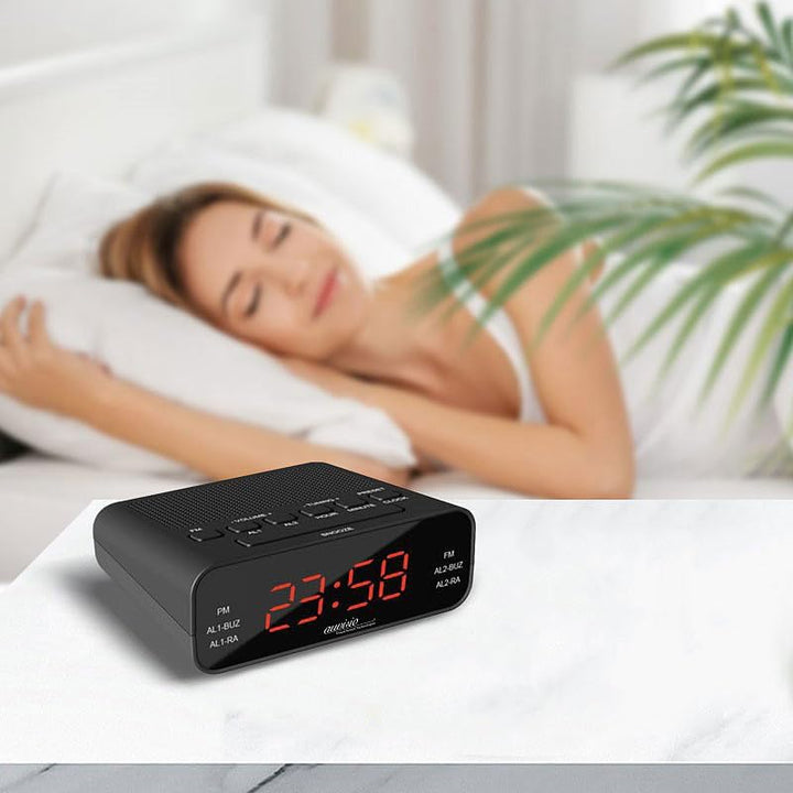 auvisio Uhrenradio: UKW-Radiowecker mit 2 Weckzeiten und LED-Anzeige, Schlummer-Funktion (Weckradio,