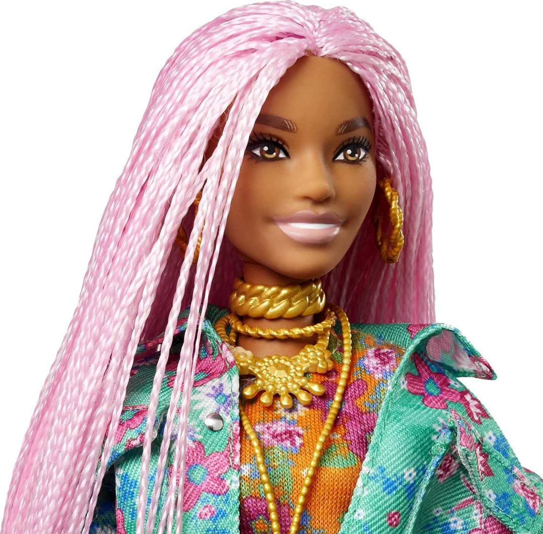 Barbie GXF09 - Extra Puppe, Pinke Flechtzöpfe, in Floral bedruckter Jacke &amp; Hose, DJ Haustier-Maus,
