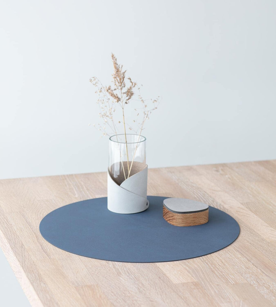 LindDNA Tischset Circle aus Recyceltem Leder in der Farbe Dark Blue, Masse: 40cm x 40cm x 0,2cm, 982