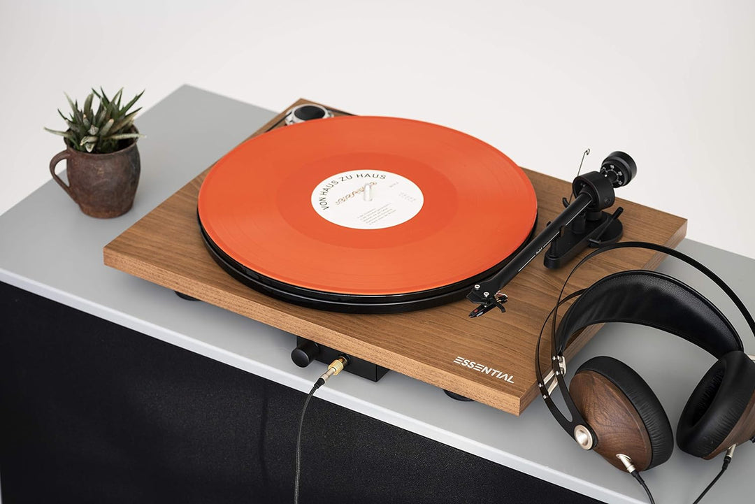 Pro-Ject Essential III HP, Audiophiler Plattenspieler mit Kopfhörerausgang (Schwarz), Schwarz